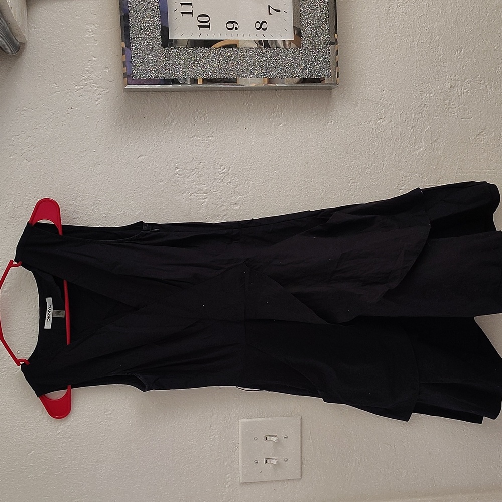 Dknyc size 4 black dress with ruffled bottom